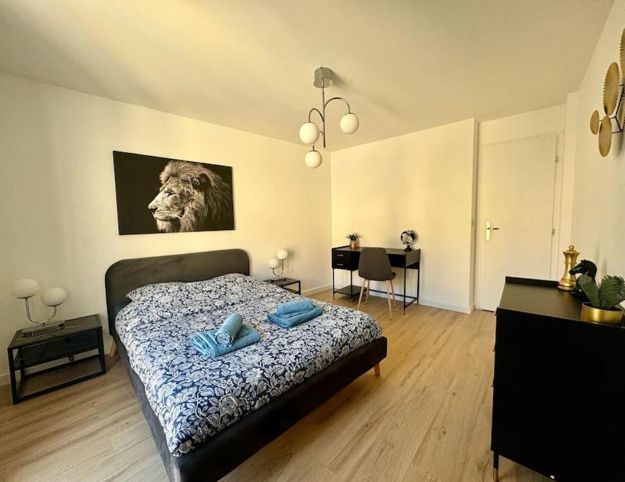 Appartement Lumineux Avec Terrasses Le Luc Eksteriør bilde
