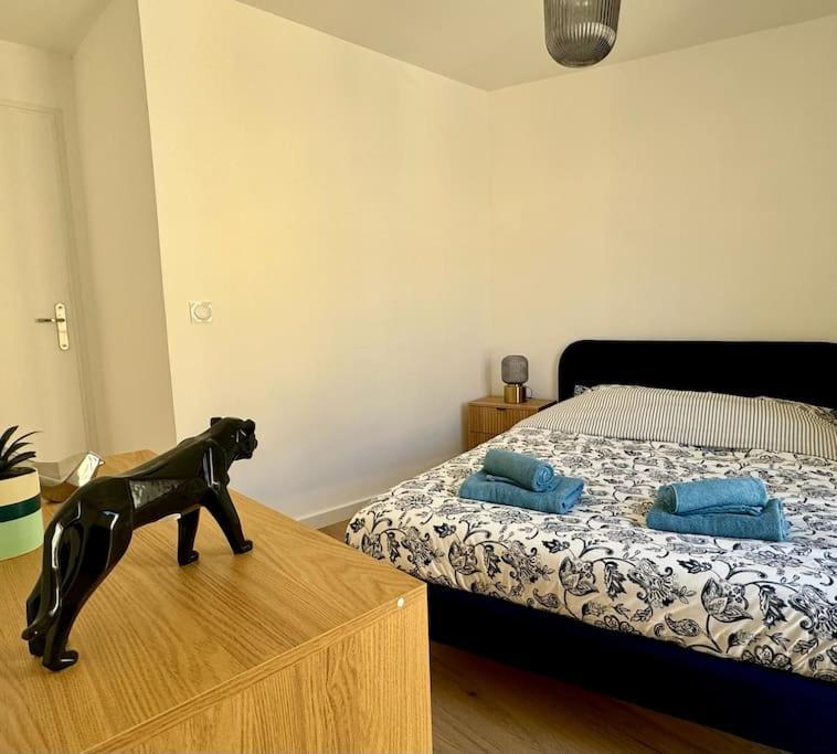 Appartement Lumineux Avec Terrasses Le Luc Eksteriør bilde