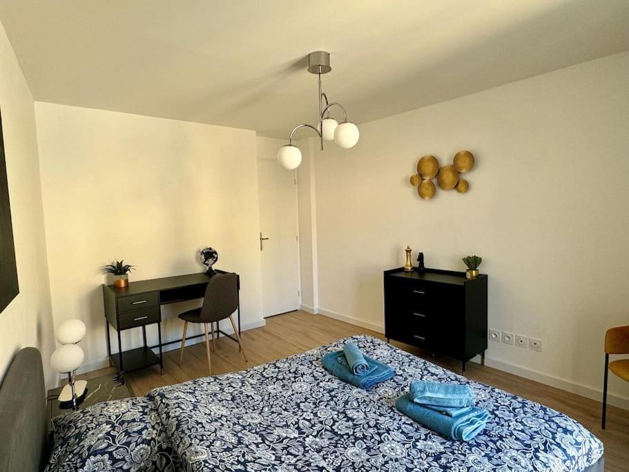 Appartement Lumineux Avec Terrasses Le Luc Eksteriør bilde